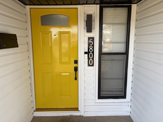 Foto del edificio - 5800 NW 45th St