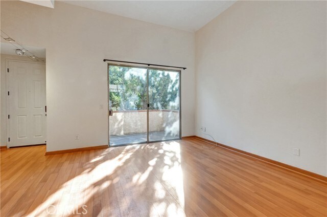 Foto del edificio - 1711 Grismer Ave