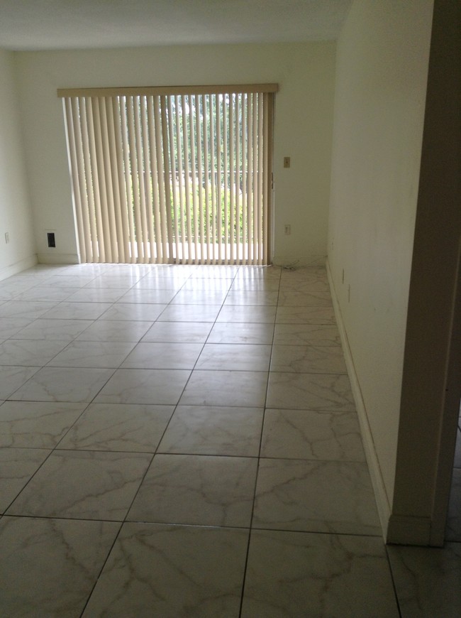 Foto del edificio - 1225 NE 124th St