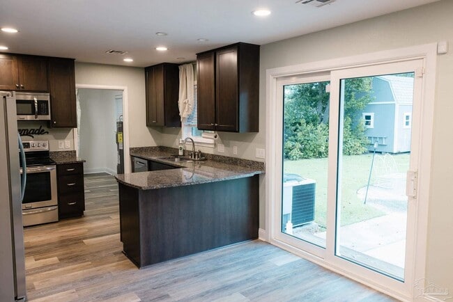 Foto del edificio - 5580 Homewood Rd