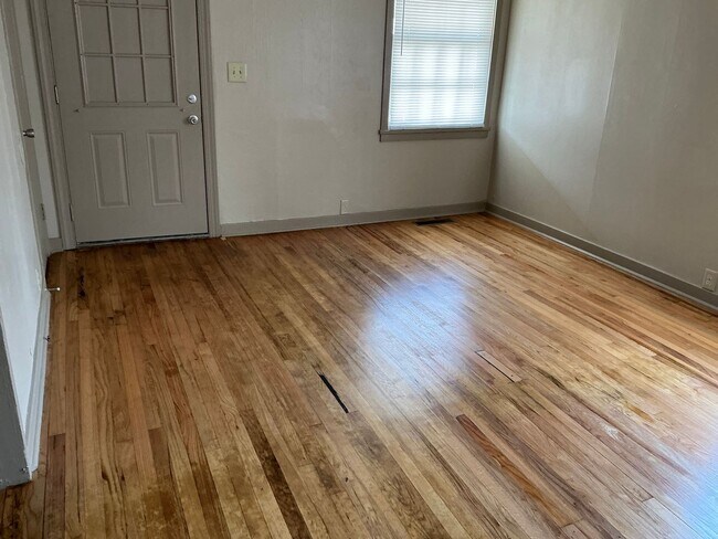 Foto del edificio - 2 Bed / 1 Bath Apartment for Rent - We have your next HOME ready!