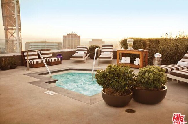 Foto del edificio - 6250 HOLLYWOOD