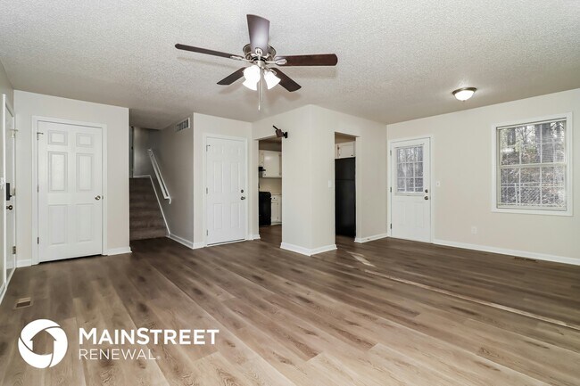 Foto del edificio - 211 Hampton Dr