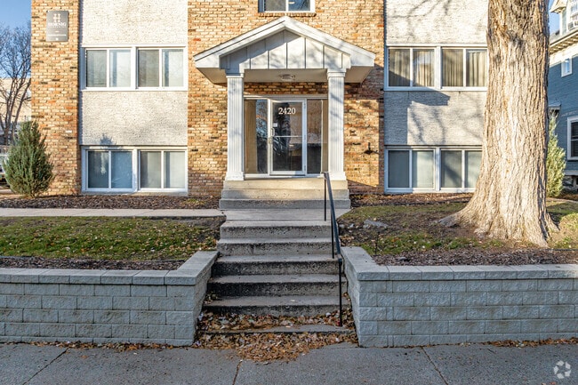 Building Photo - 2420 Dupont Ave S