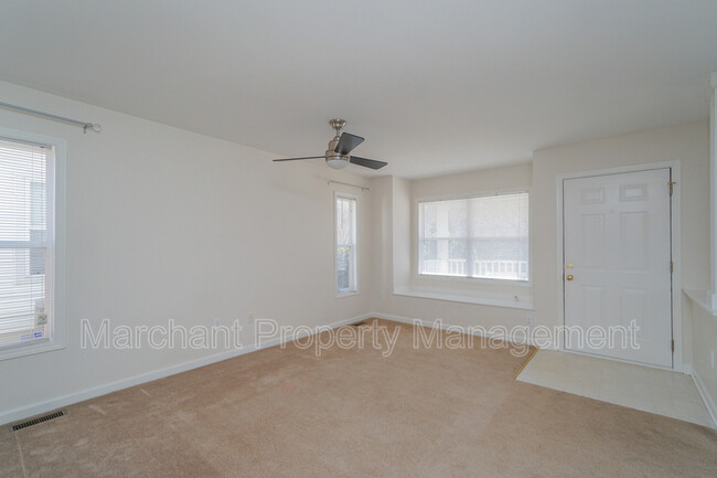 Foto del edificio - 335 Woodlark St