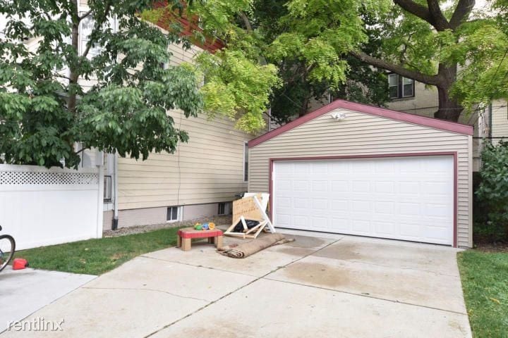 Primary Photo - 1526 N Cass St