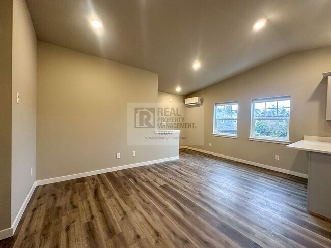 Building Photo - 3 Bedroom Home in Tacoma!