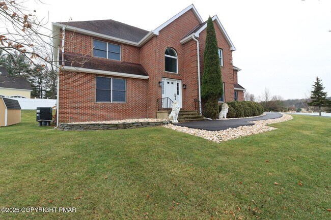 Foto del edificio - 5502 Concord Dr