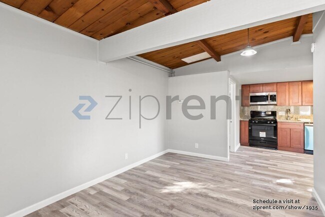 Building Photo - 1496 Edsel Dr