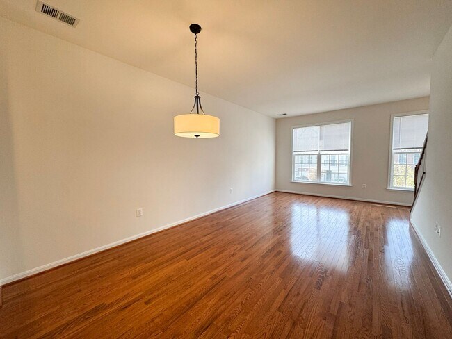 Photo - Gorgeous 3 Bed 3.5 Bath Interior Townhome ...