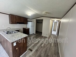 Building Photo - 301 Mantle Ave