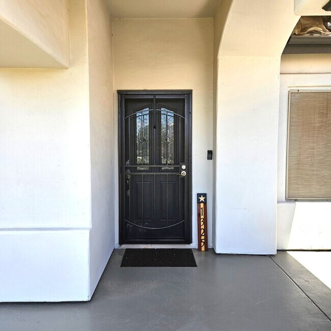 Building Photo - Pool home available now!