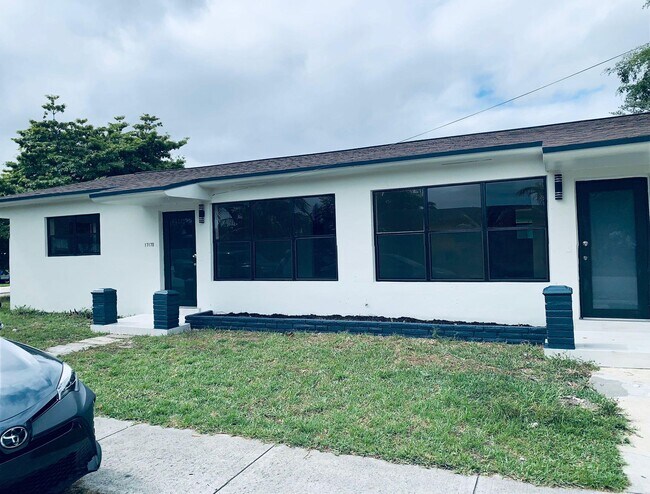 Foto del edificio - 17170 NE 4th Ave