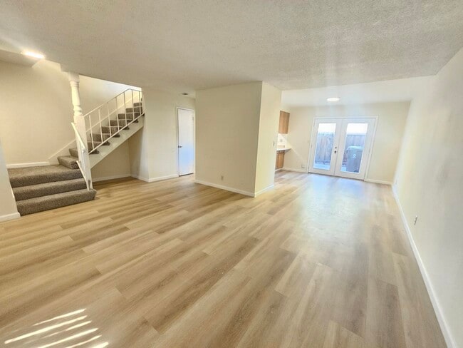 Foto del edificio - 68 Fountainhead Ct