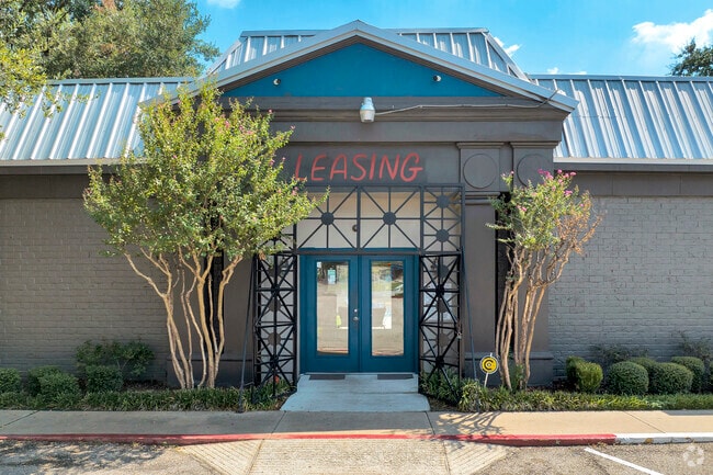 3737 Hillcroft - 3737 Hillcroft Apartments