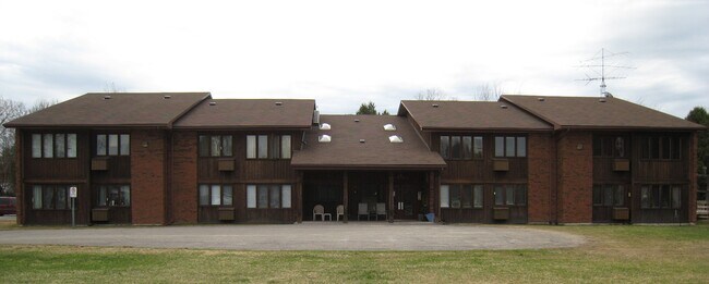 Photo du bâtiment - 1017 Point Rd