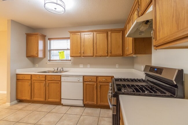 Building Photo - 6905 Broad Brook Dr