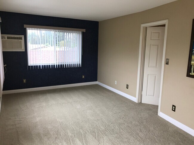 Foto del edificio - 8700 Rumson Dr