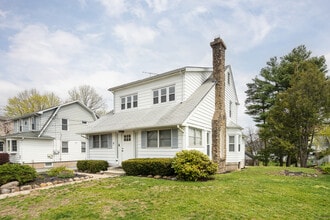 Building Photo - 37 2nd Ave