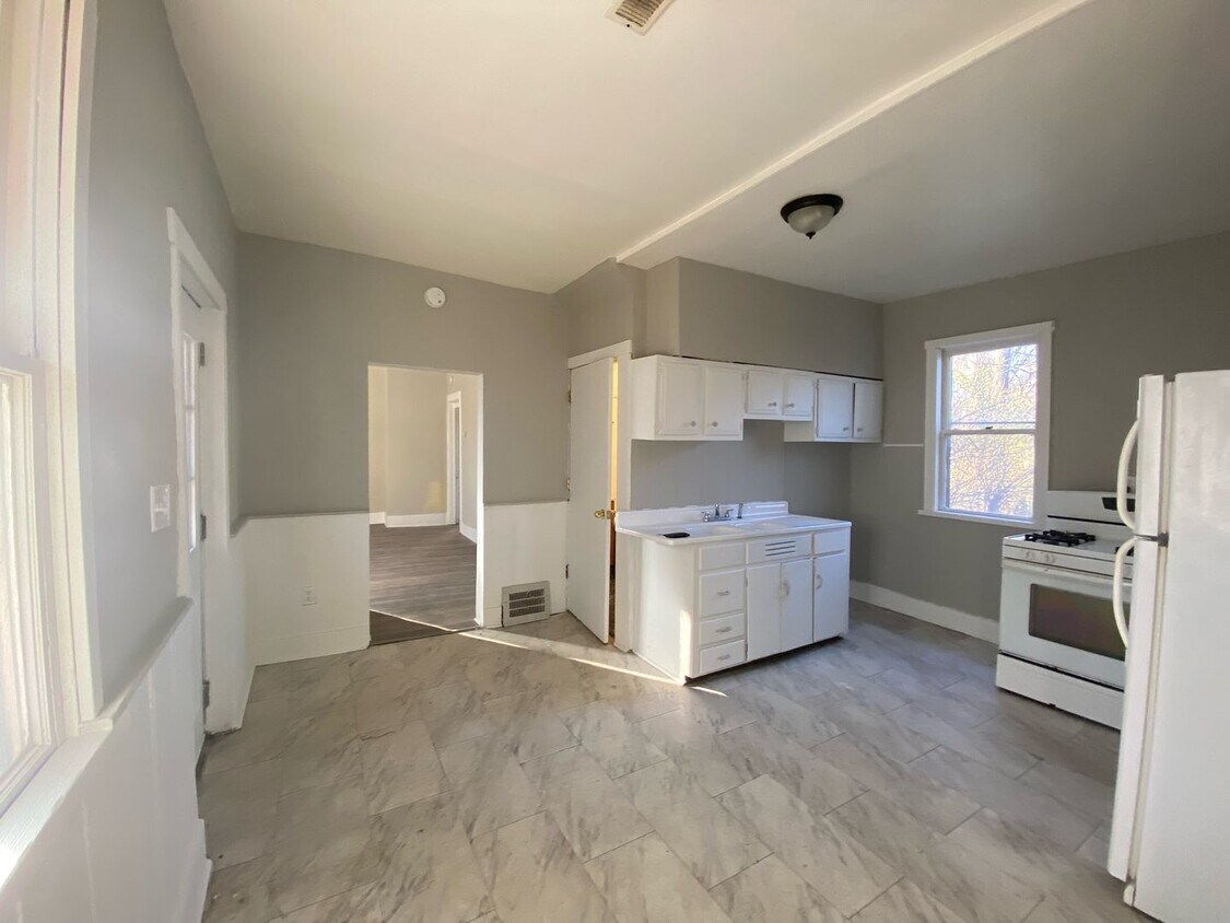 Foto principal - 3614 E. 46th St