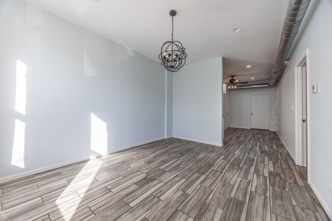 Foto del edificio - 1638 W 18th Pl