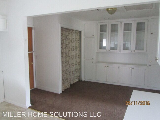 Building Photo - 3 br, 1 bath House - 2504 SE 46th St