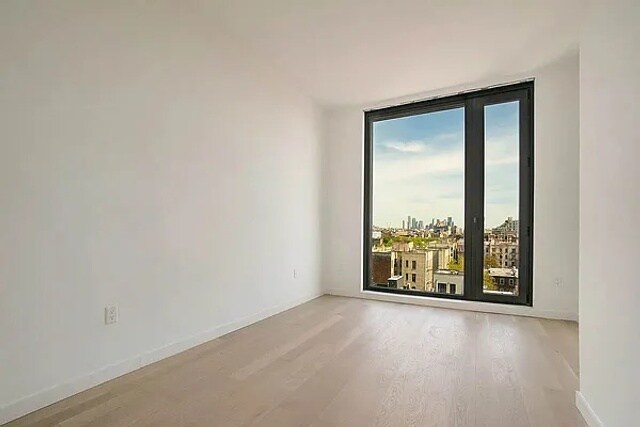 Foto del edificio - 329 Broadway