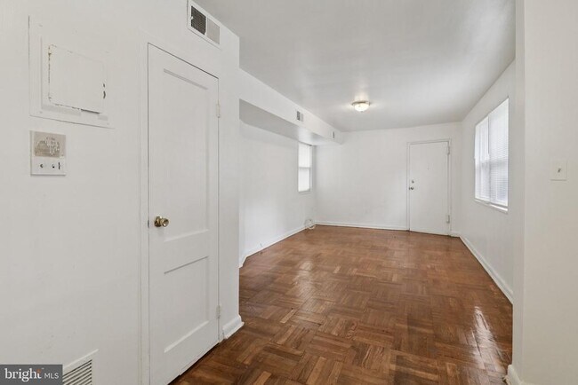 Foto del edificio - 500 Tennessee Ave NE