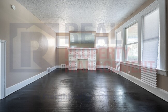 Building Photo - 15714 Huntmere Ave