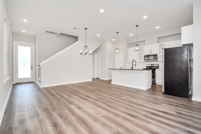 Foto del edificio - 8419 Berry Brush Ln