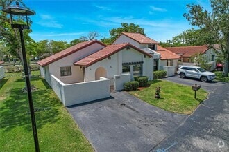 Building Photo - 11054 SW 136th Ct