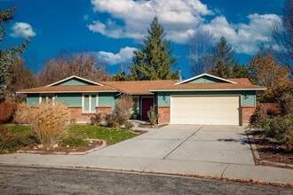 Building Photo - 346 N Mission Dr