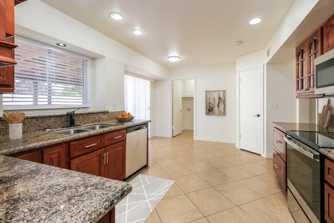 Foto del edificio - 5946 E Fairfield St