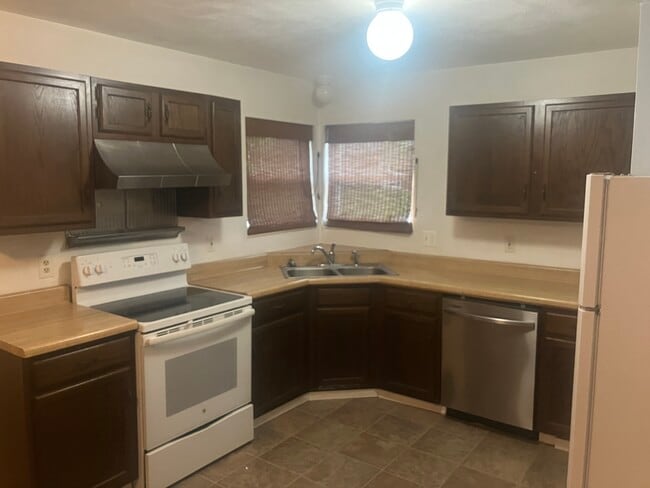 Building Photo - 2150 Muren Blvd