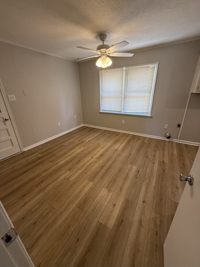 Photo - 8230 Elmbrook Dr House