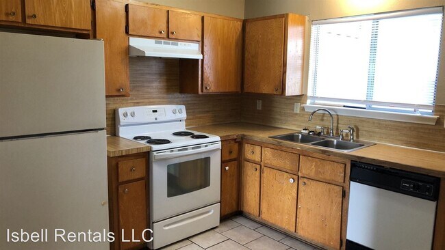 Building Photo - 1305 Quail Cir