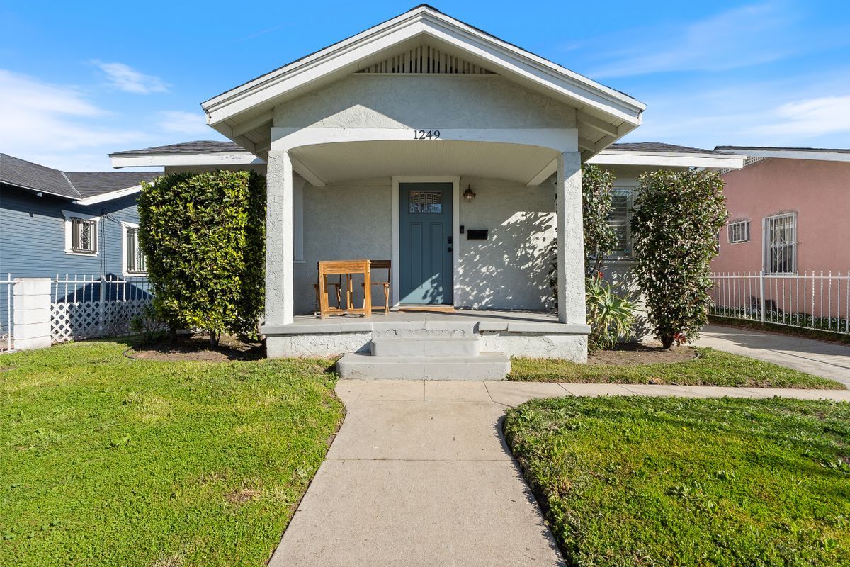 Foto principal - 1249 W 56th St