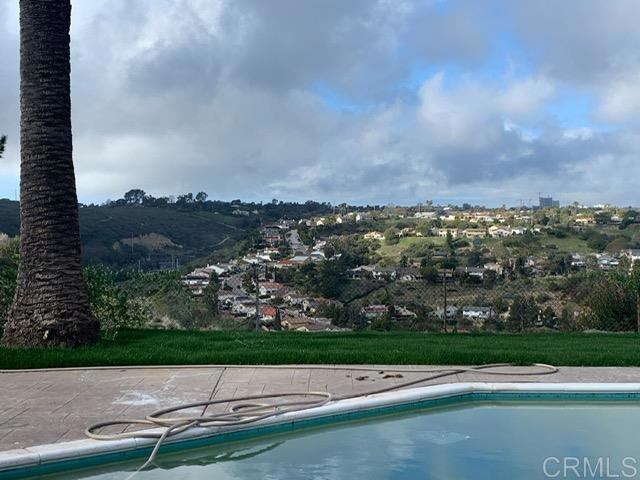 Building Photo - 2656 Wyandotte Ave