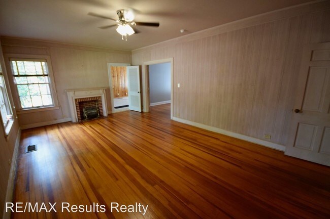 Building Photo - 4 br, 2 bath House - 304 E Colorado Ave