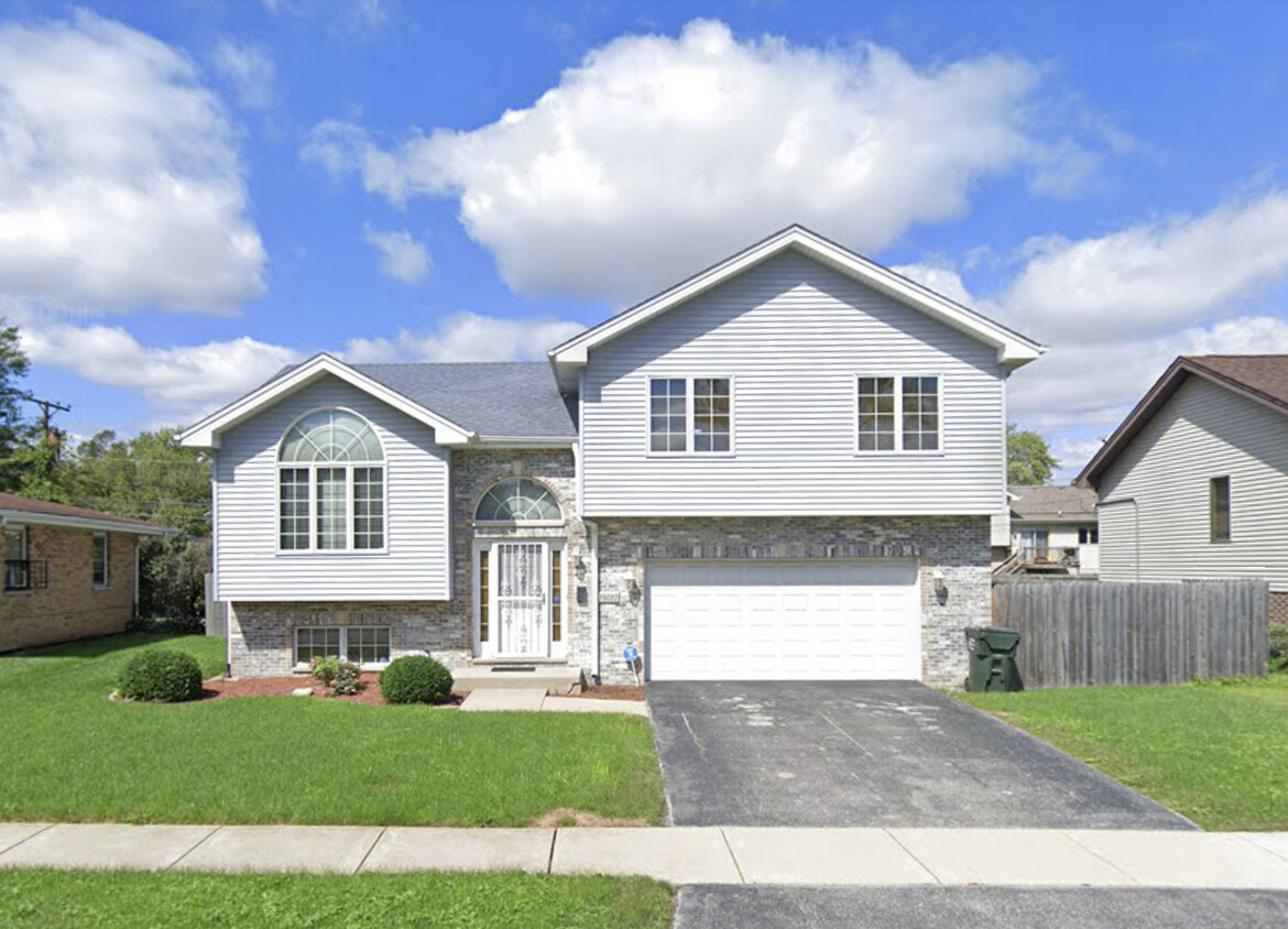 Primary Photo - 14012 S Wayman Ln