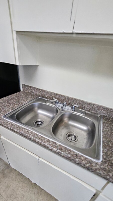 Building Photo - 429 S Backer Ave