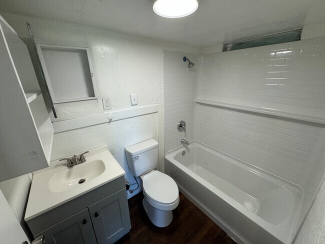Foto del edificio - Two Bed One Bath Cottage in Haiku