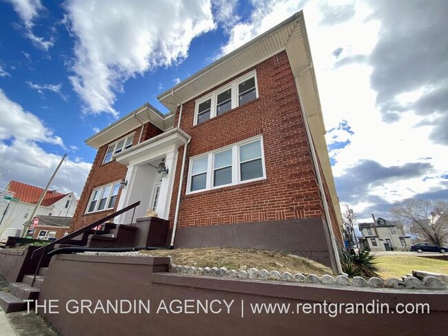 Foto del edificio - 202 Elm Ave