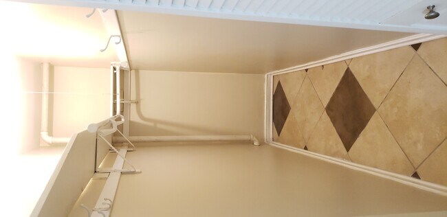 Foto del edificio - 1906 Grove Ave