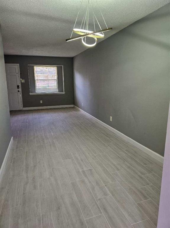 Building Photo - 174 W Tri Oaks Ln