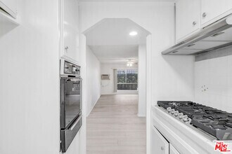 Building Photo - 2332 S Beverly Glen Blvd