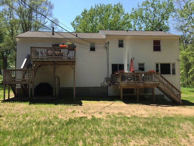 Building Photo - 2 Maid Marion Rd