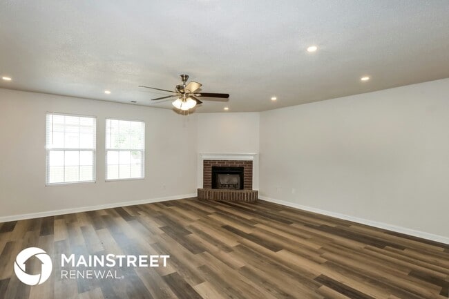 Foto del edificio - 4631 Tulip Creek Dr