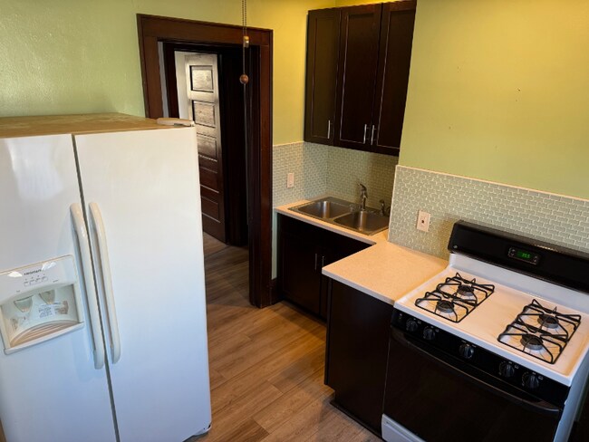 Foto del edificio - 713-715-715 E Russell Ave