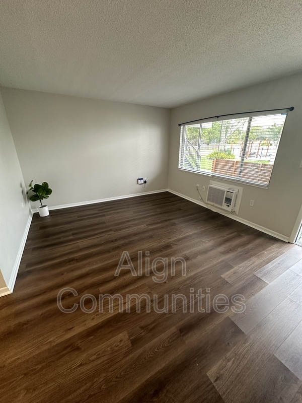 Foto principal - 1710 Van Ness St